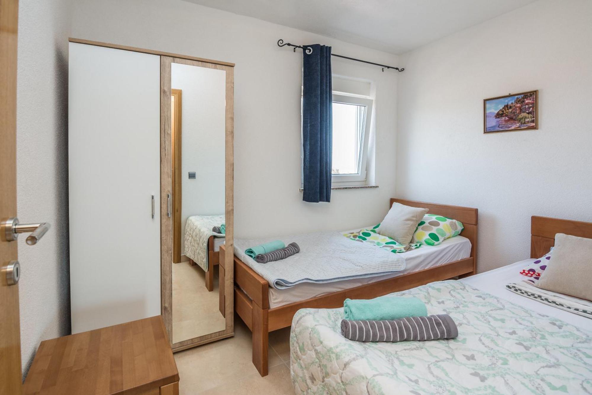 Apartmán Plaza Ab Vir Pokoj fotografie